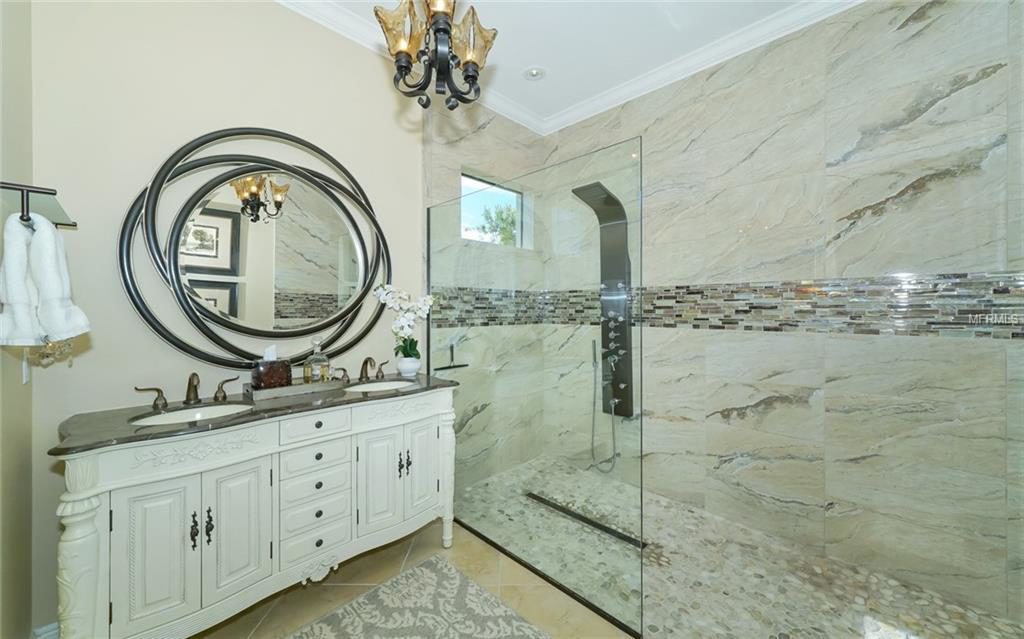 Featured Listing - 7147 Westhill Ct in Lakewood Ranch