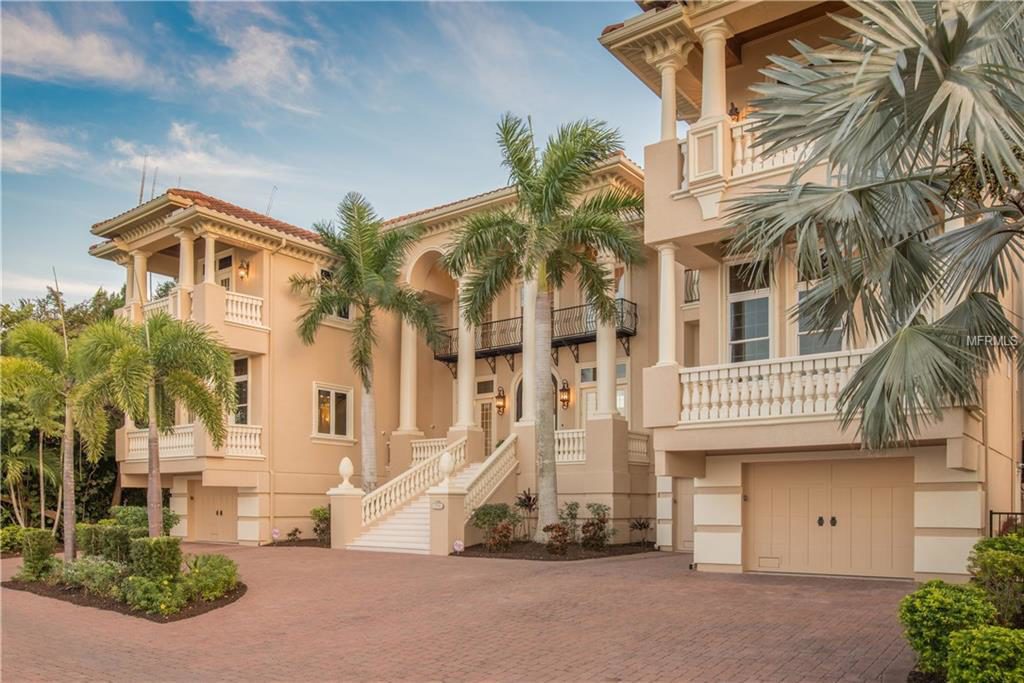 1356 Point Crisp Rd in Siesta Key