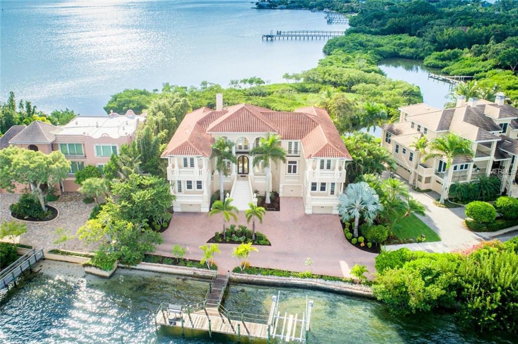 1356 Point Crisp Rd in Siesta Key